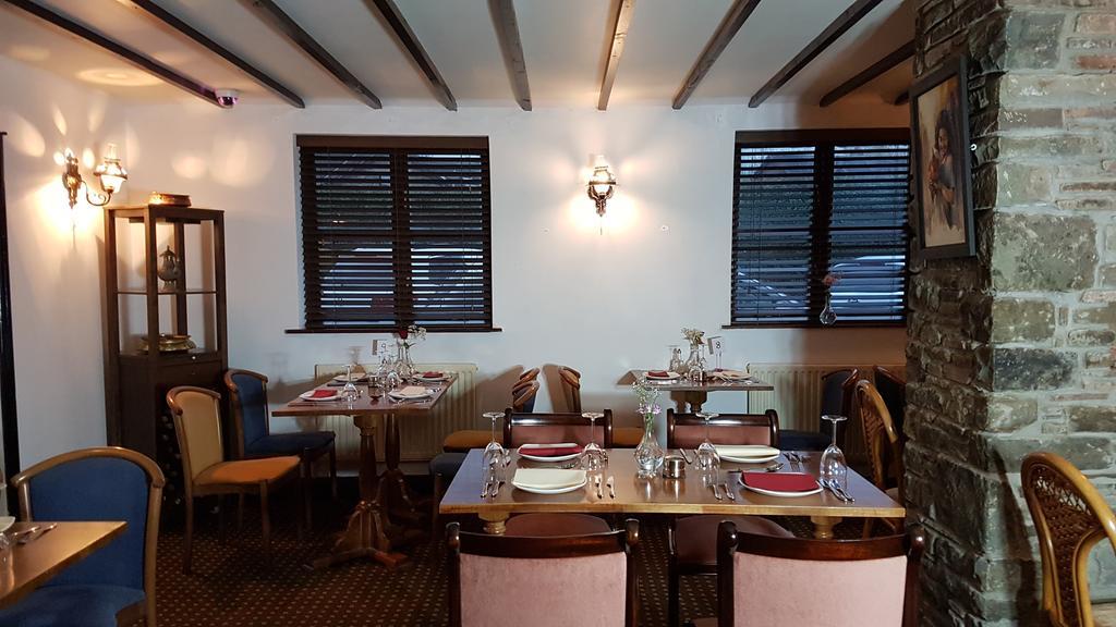 New Gurkha Inn Brecon Exterior foto