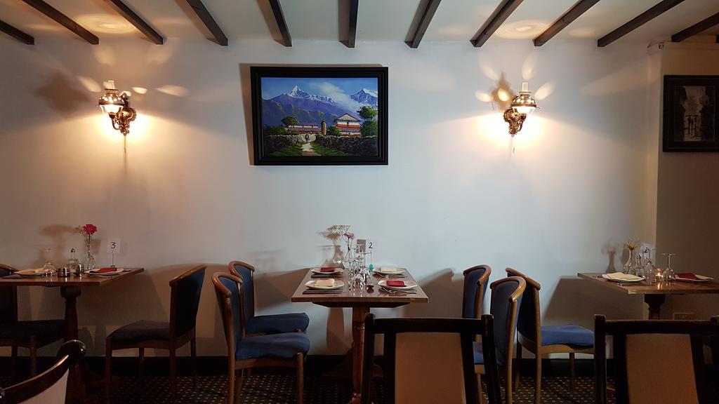 New Gurkha Inn Brecon Exterior foto
